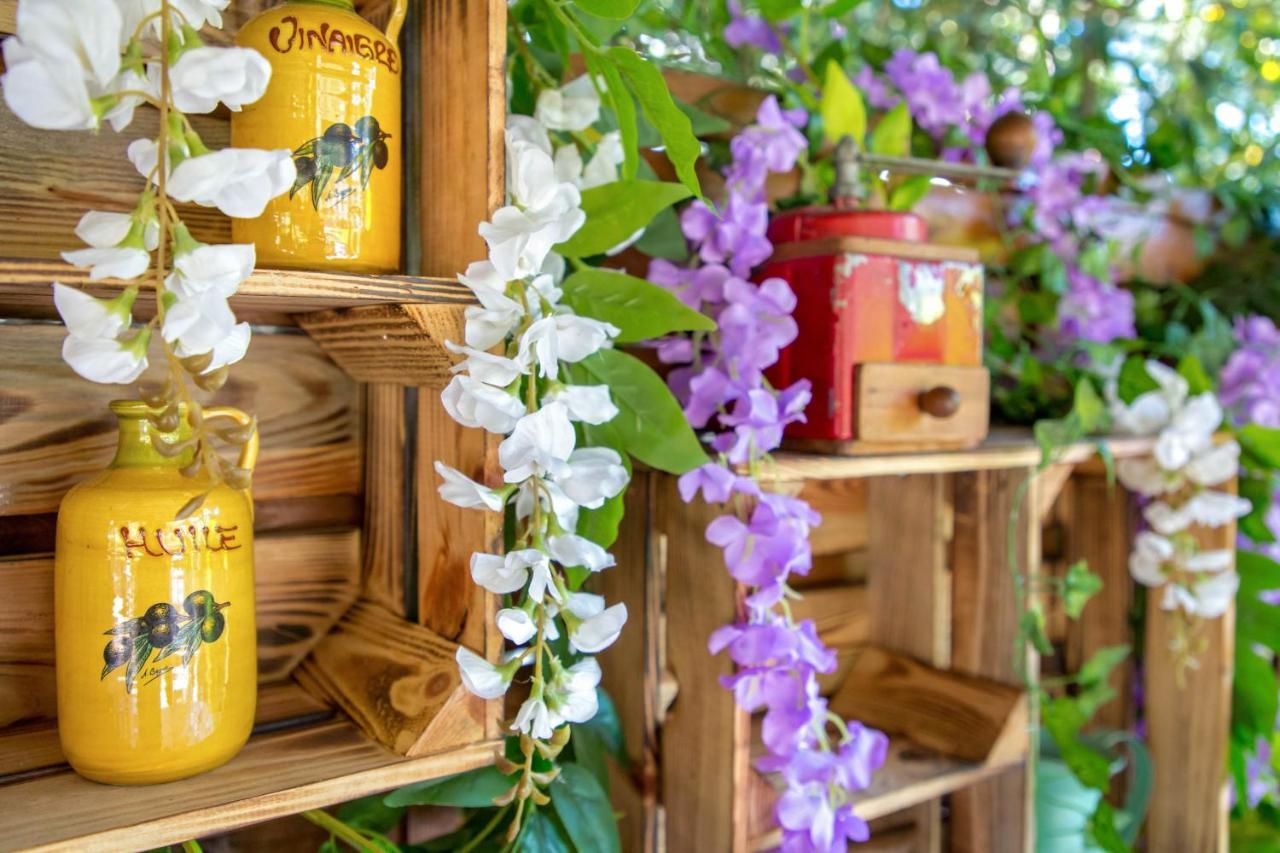 فندق Les Pins Blancs En Provence لو موي المظهر الخارجي الصورة